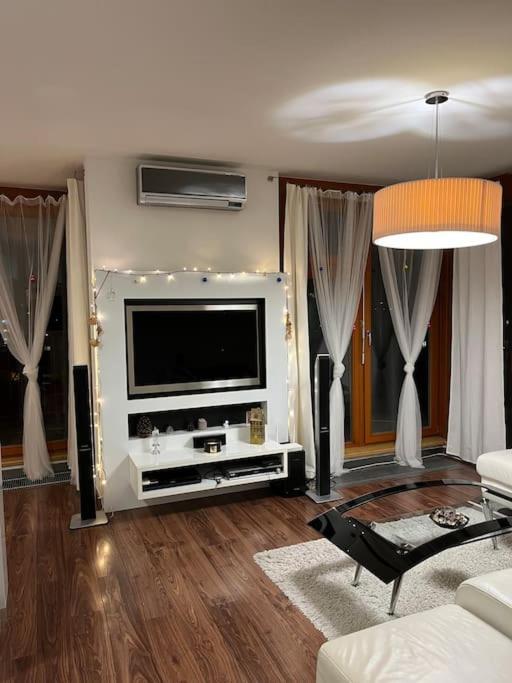 Rooftop Apartment With Pergola And Parking Praga Exterior foto